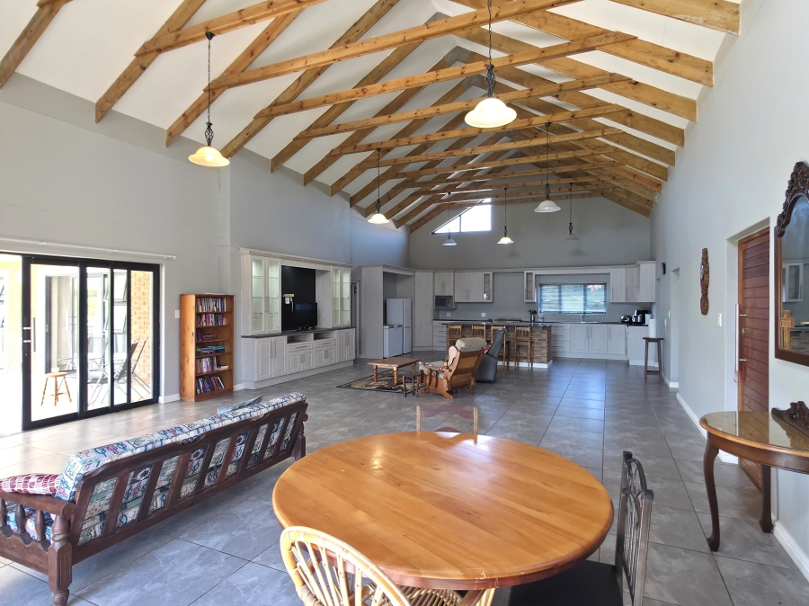 5 Bedroom Property for Sale in Noorsekloof Eastern Cape